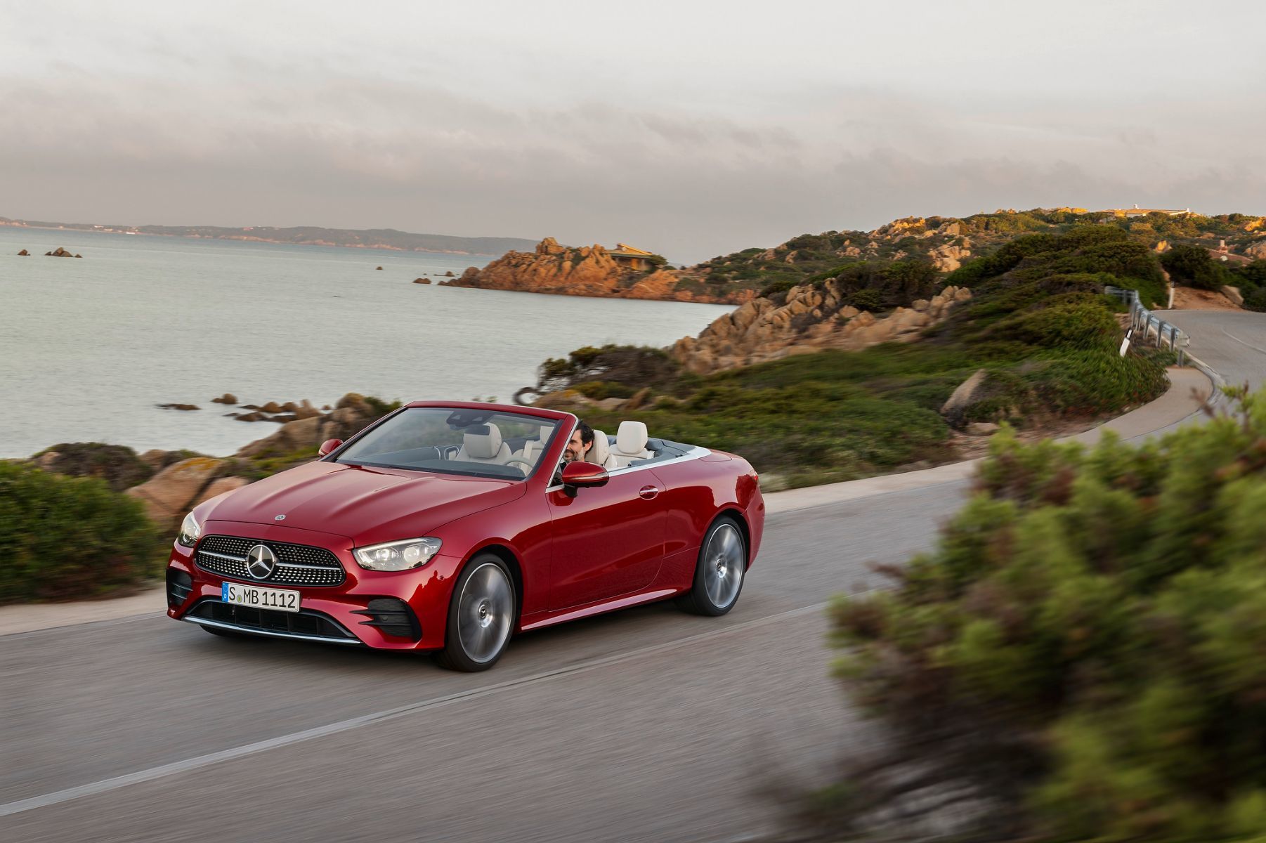 Mercedes-Benz E-Class Convertible: The Perfect Choice for Summer