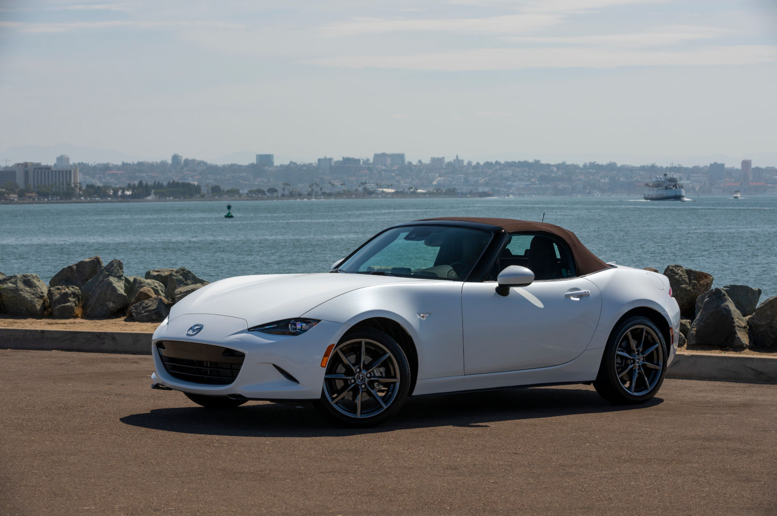 Experience the Thrill of Driving: 5 Reasons Why the Mazda MX-5 is a Modern Classic