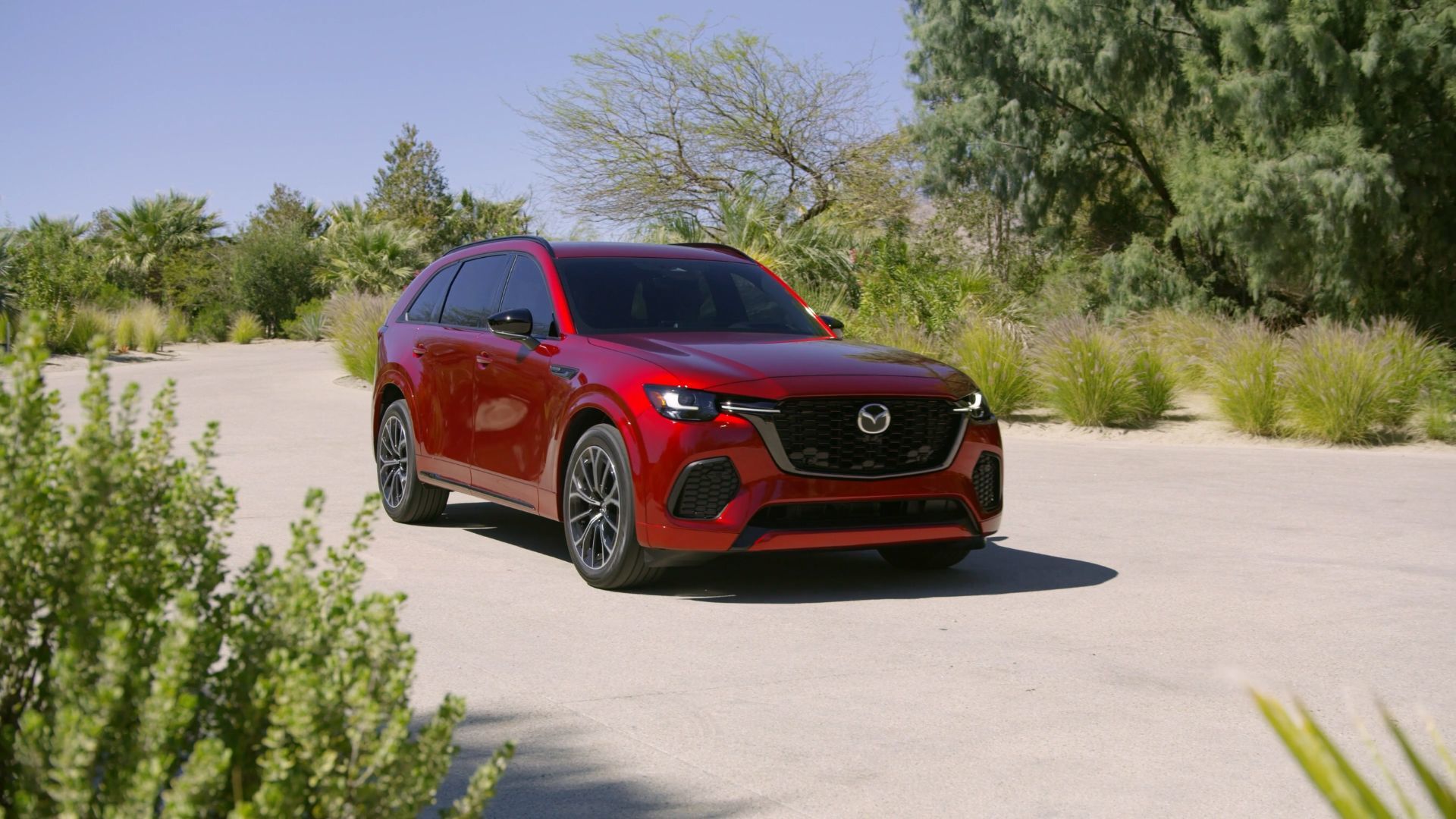 Efficiency and Technology: The 2025 Mazda CX-70 PHEV