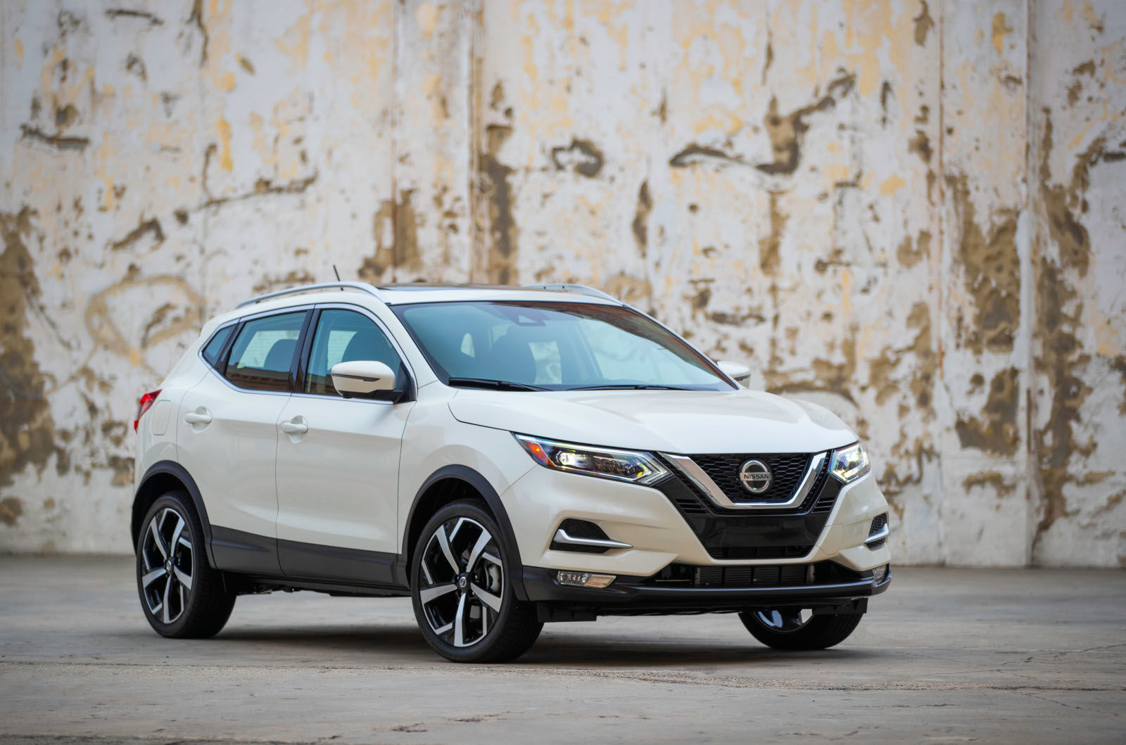 What makes the Nissan Qashqai stand out from its competitors?