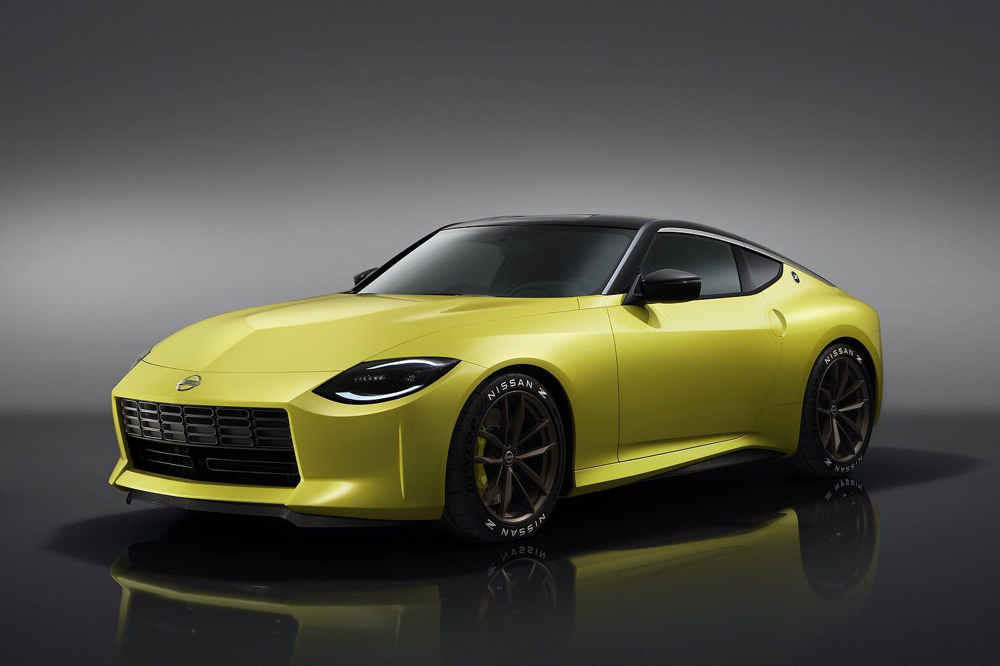 Nissan Z Proto unveiled with manual gearbox and twin-turbo V6