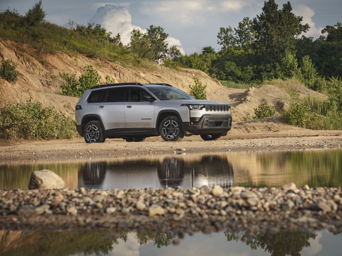 Is the 2026 Jeep Cherokee Big Enough for a Family Road Trip?