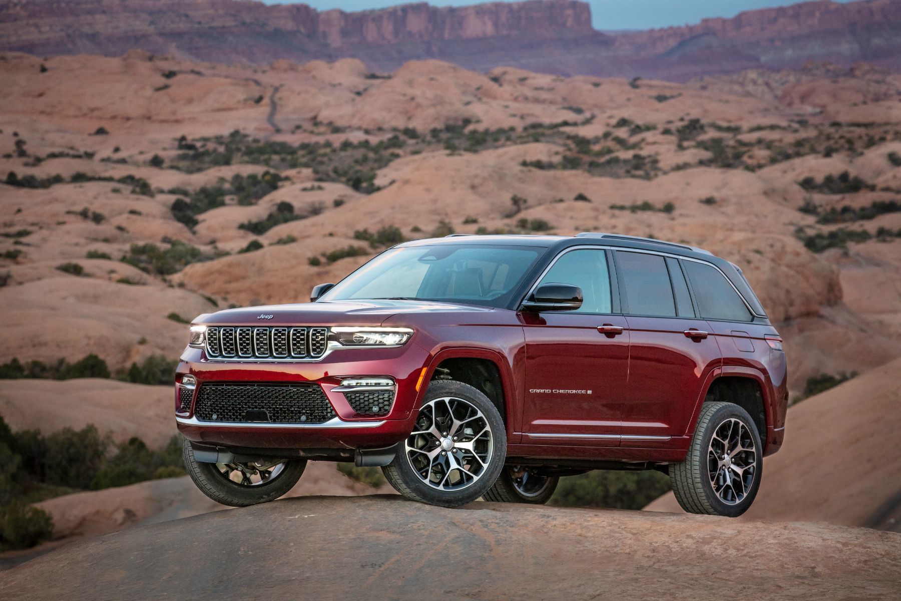 2024 Jeep Grand Cherokee Blends Capability, Luxury, and Hybrid Power