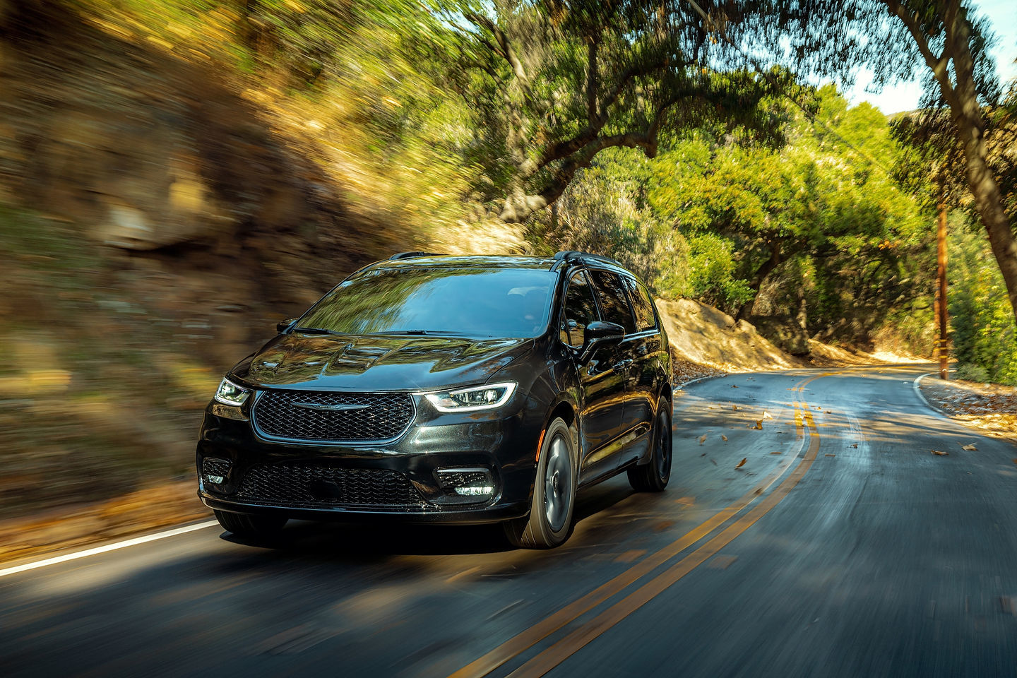 Chrysler Pacifica named Autoguide Family Car of the Year