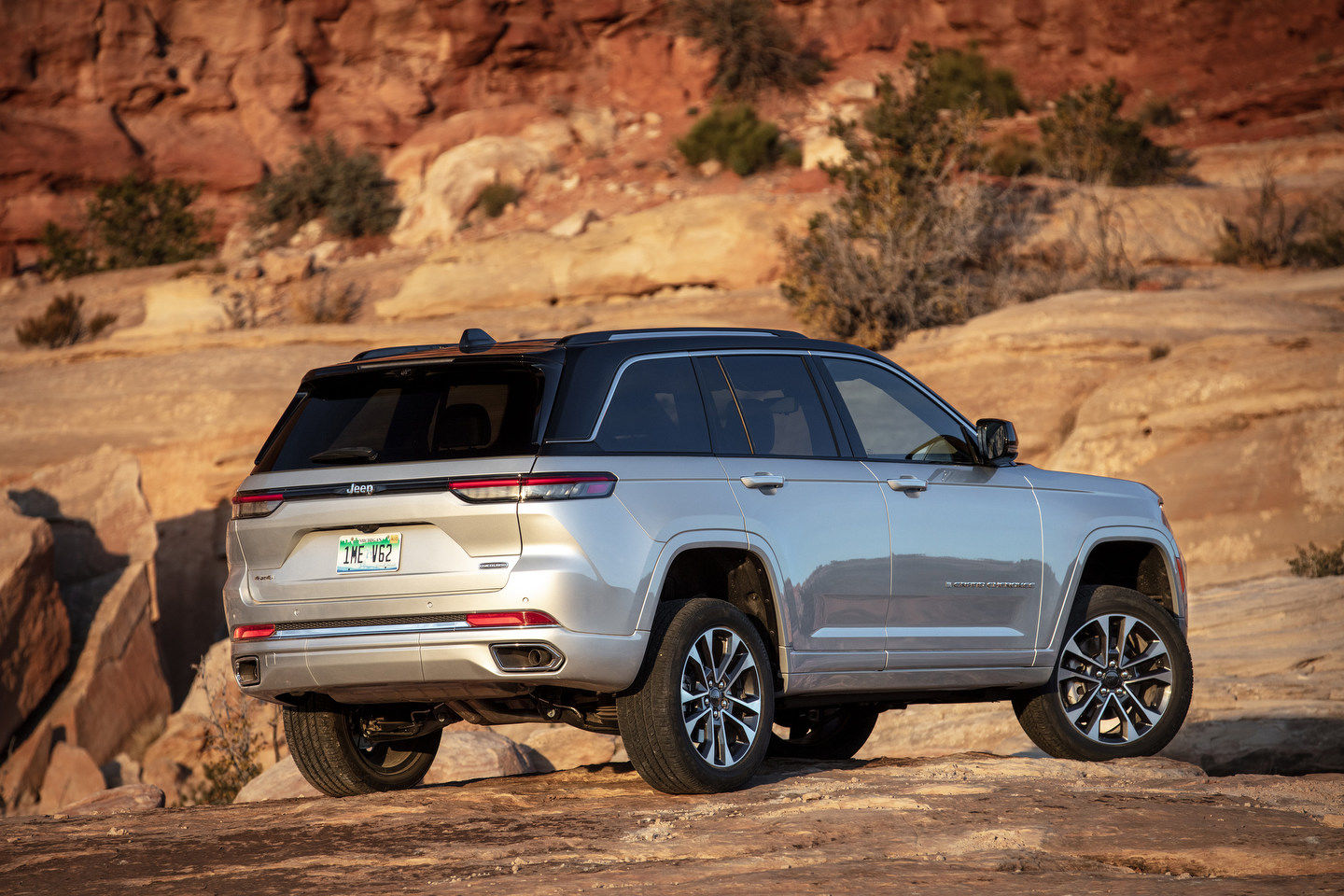 2022 Jeep Grand Cherokee vs. 2022 Hyundai Santa Fe: more space and more performance in Jeep's SUV