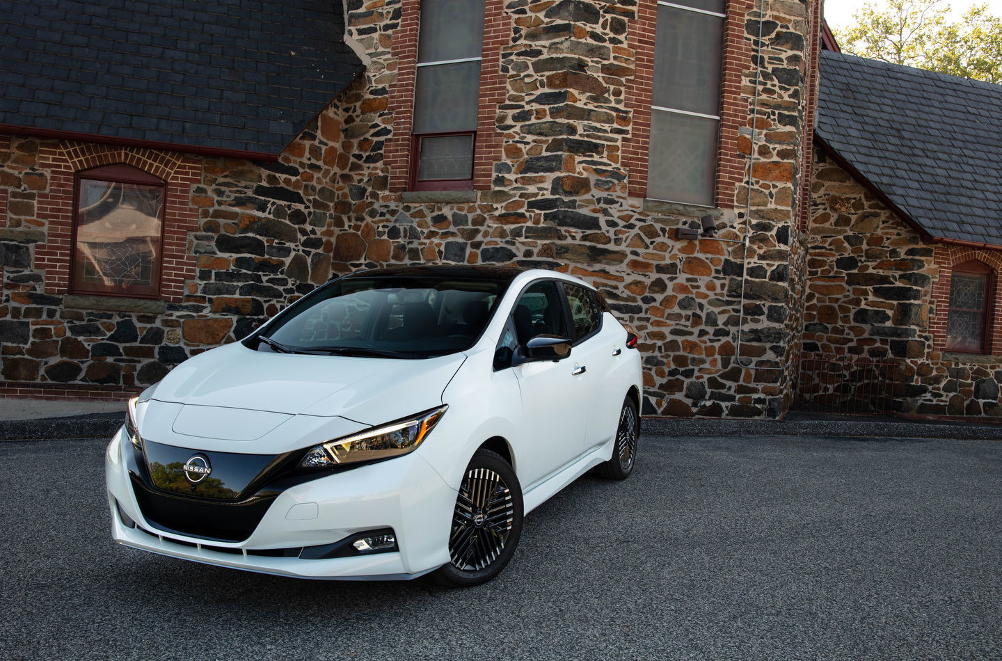 2025 Nissan LEAF Offers More Range, Safety Tech, and Comfort Features