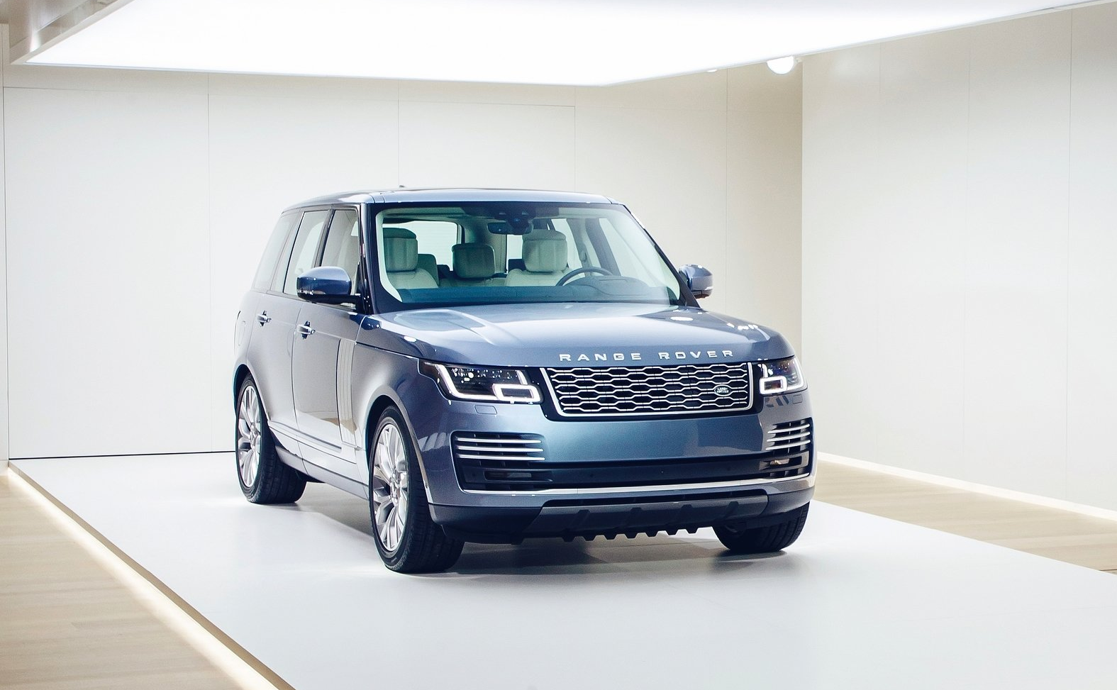2018 Range Rover: A Peaceful Haven | Land Rover Newfoundland