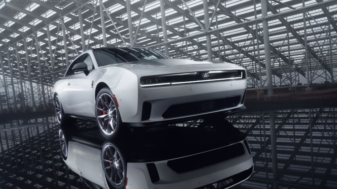 front side view of a 2025 Dodge Charger Daytona