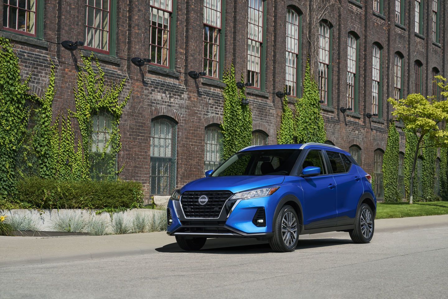 The Ultimate Summer Job Car: Why a Nissan Kicks Play is a Smart Buy for Waterloo Students