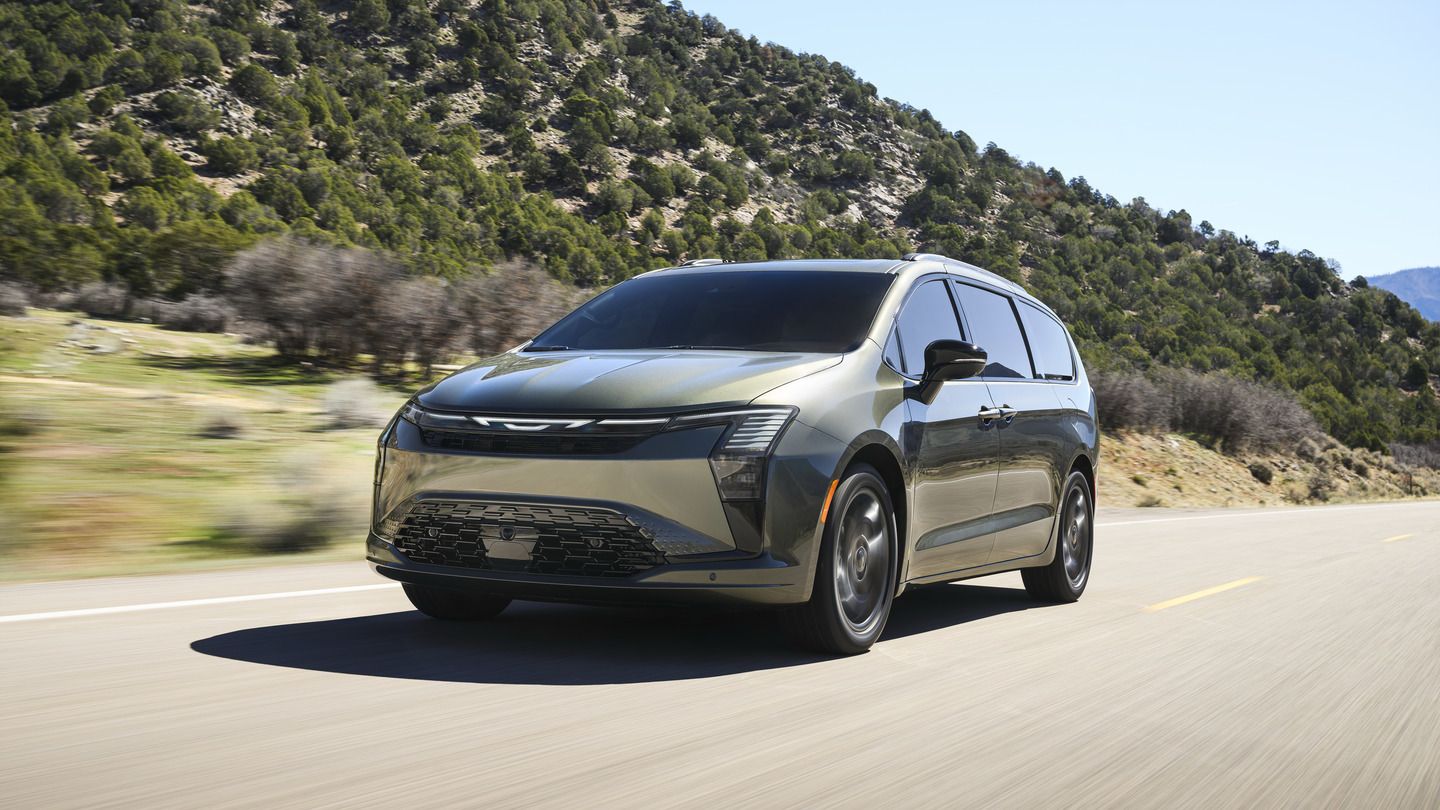 The Wraps Are Off: Introducing the 2027 Chrysler Pacifica to Ontario