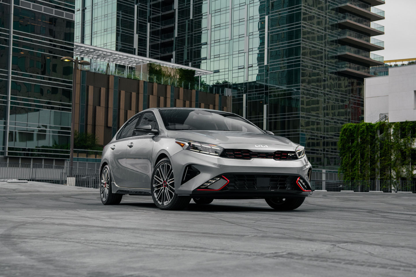 2022 Kia Forte vs. 2022 Hyundai Elantra : The Forte is Spacious and Stylish