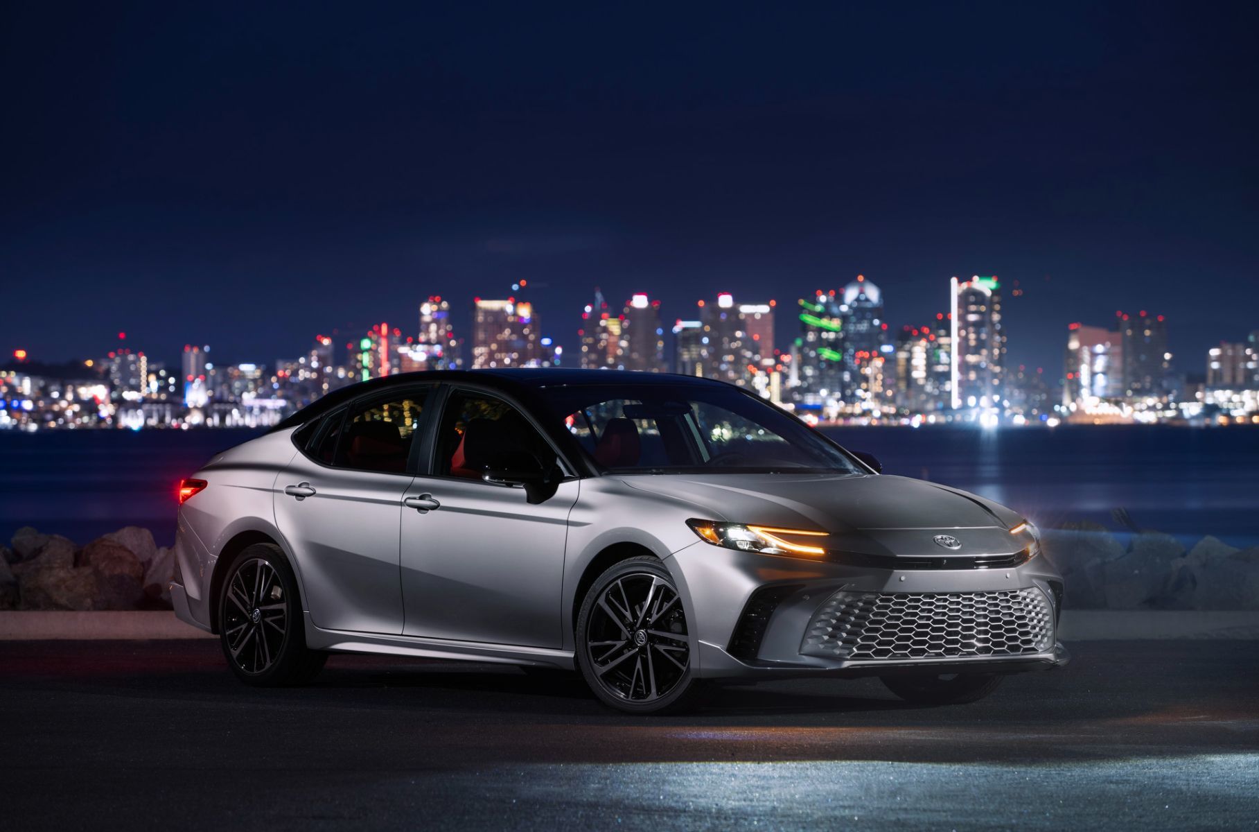 Toyota's Iconic Camry Evolves: Hybrid Technology Takes Center Stage in 2025 Model