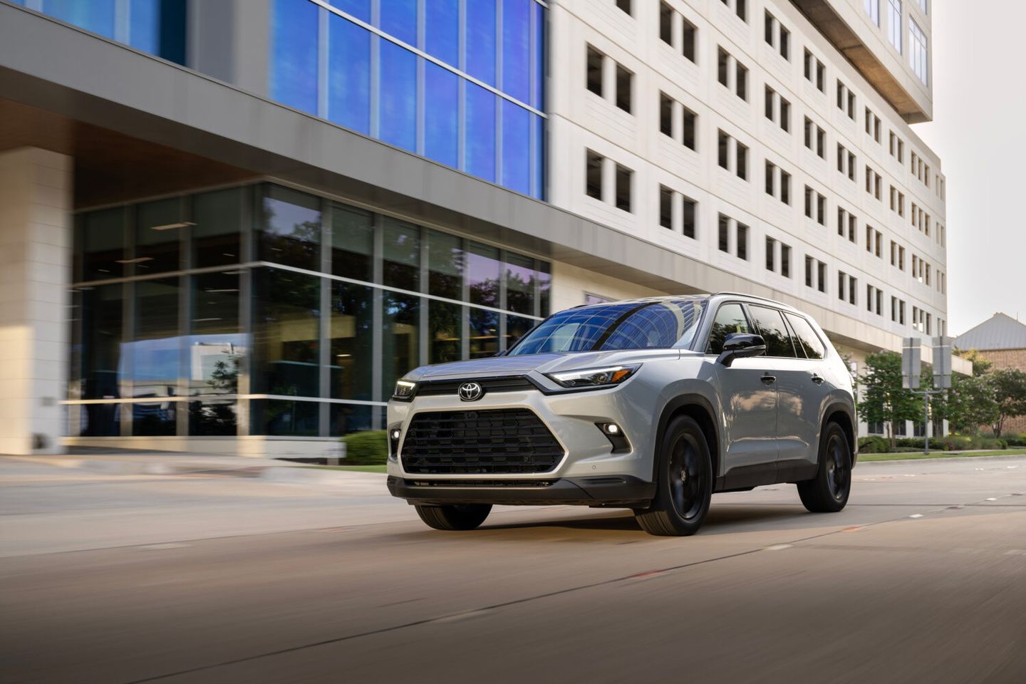 A Closer Look at the 2026 Toyota Grand Highlander Hybrid's Standout Features
