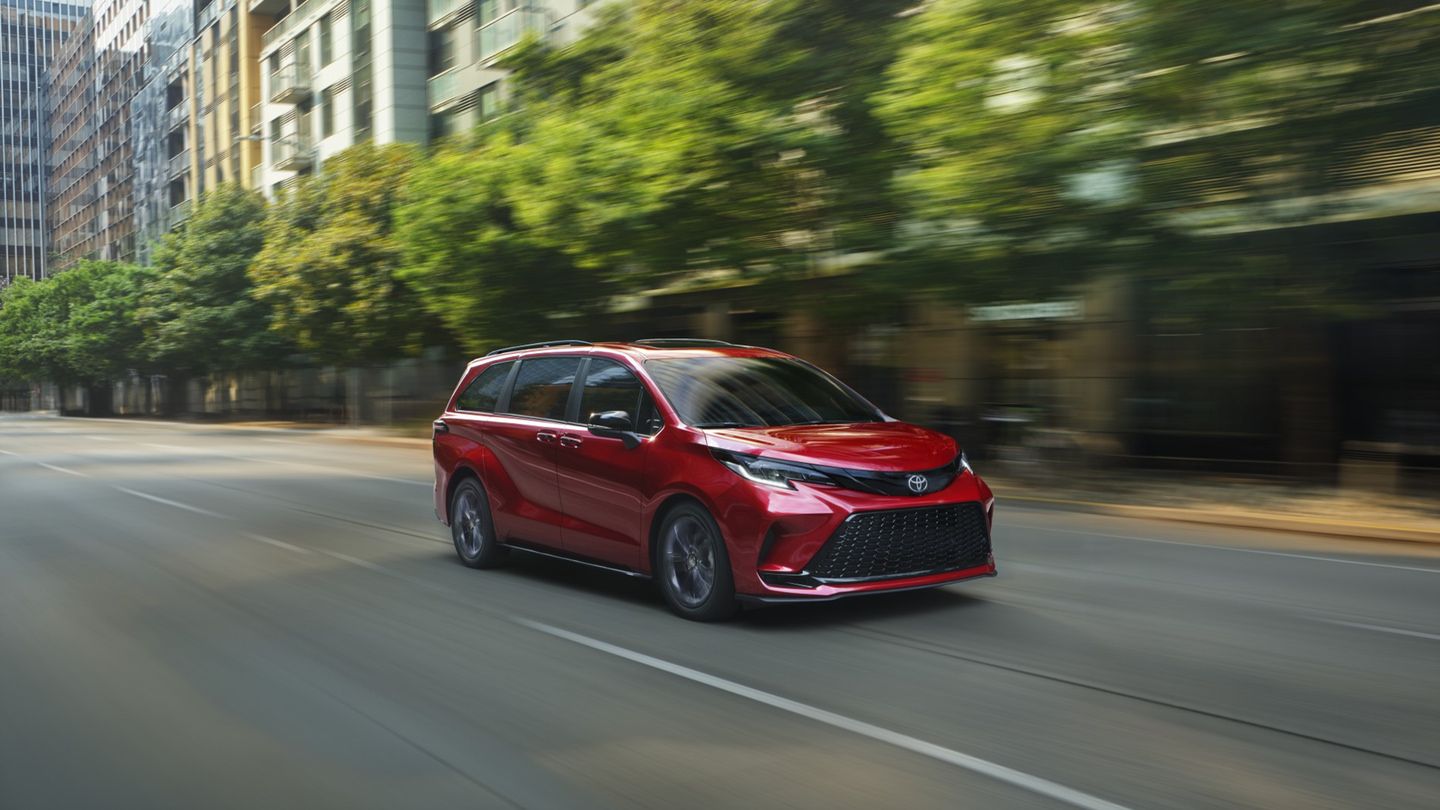 2026 Toyota Sienna: How To Perfectly Balance Family-Hauling Power With Efficiency