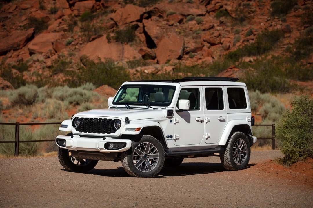 2025 Jeep Wrangler 4xe hybrid: price and specs