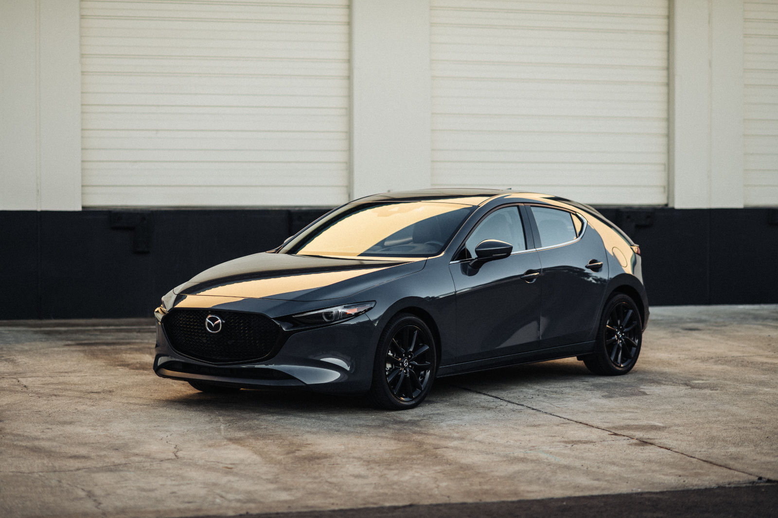 2024 Mazda 3 Sport vs Toyota Corolla Hatchback: Style and performance