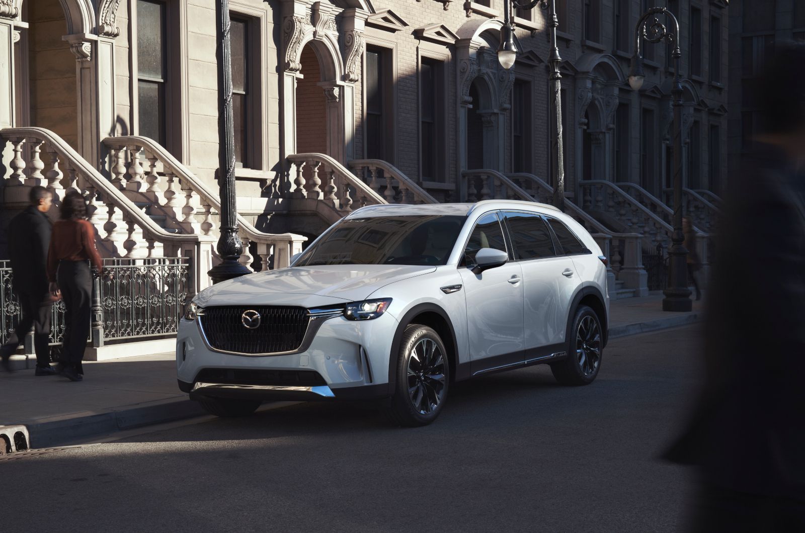 Electric for the City, Gas for the Cottage: The Smart Technology Behind the Mazda CX-90 PHEV