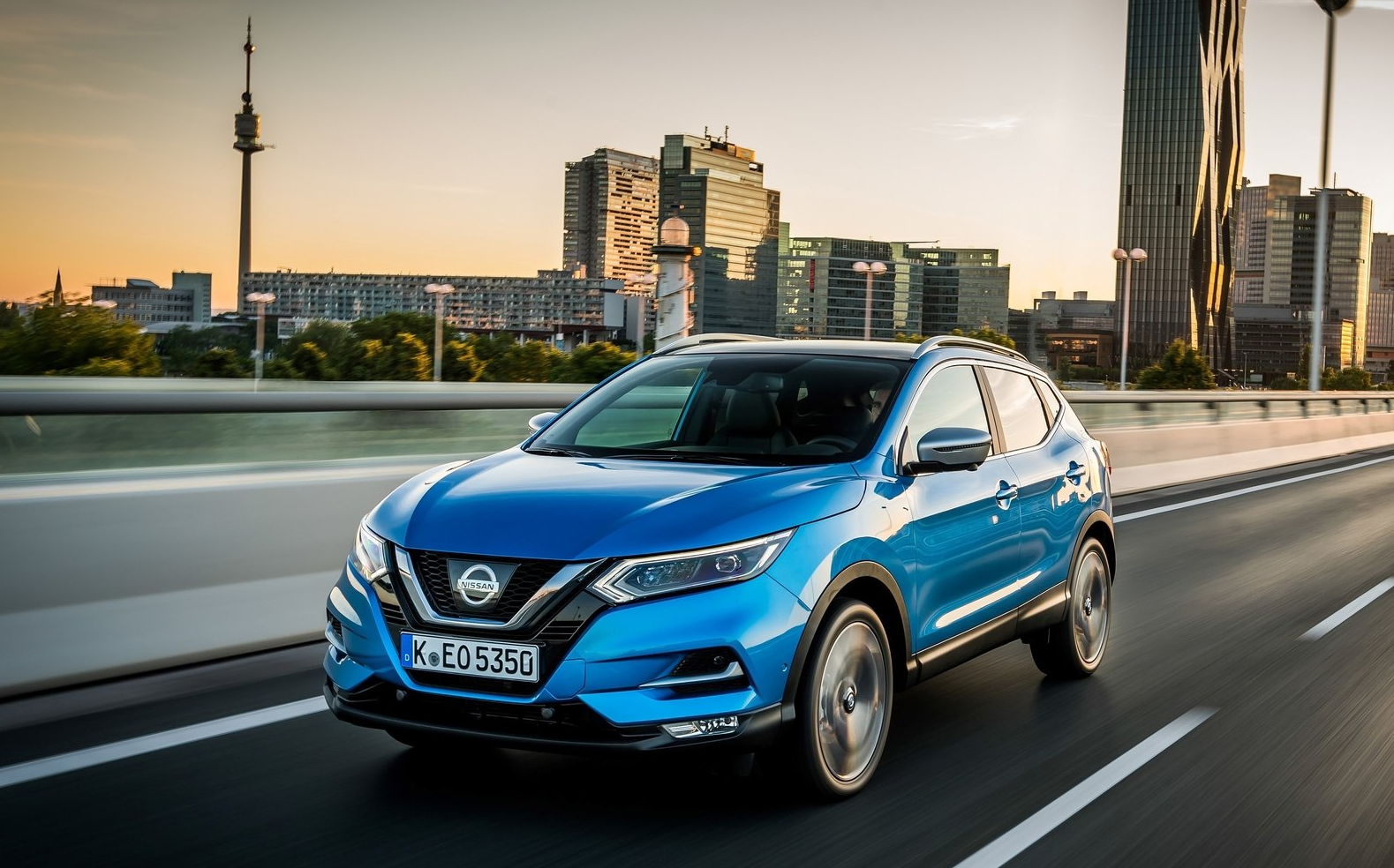 kelowna nissan 2019 nissan qashqai vs 2019 honda hr v 2019 nissan qashqai vs 2019 honda hr v