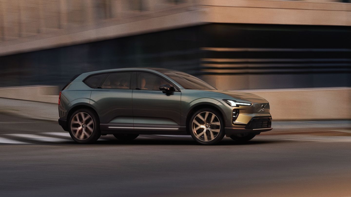 The 2027 Volvo EX60 vs the 2026 EX40: What Atlantic Canada Buyers Need to Know Before Choosing