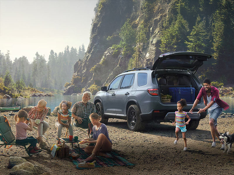 5 Three-Row 2025 SUVs That Are Perfect for a Family’s Summer Vacation