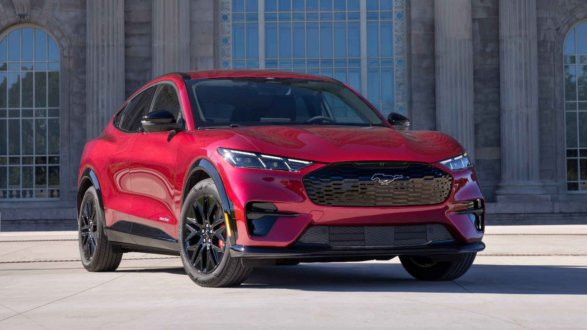 Ford Mustang Mach-E 2025 : performance, technologie et plaisir de conduite électrifié