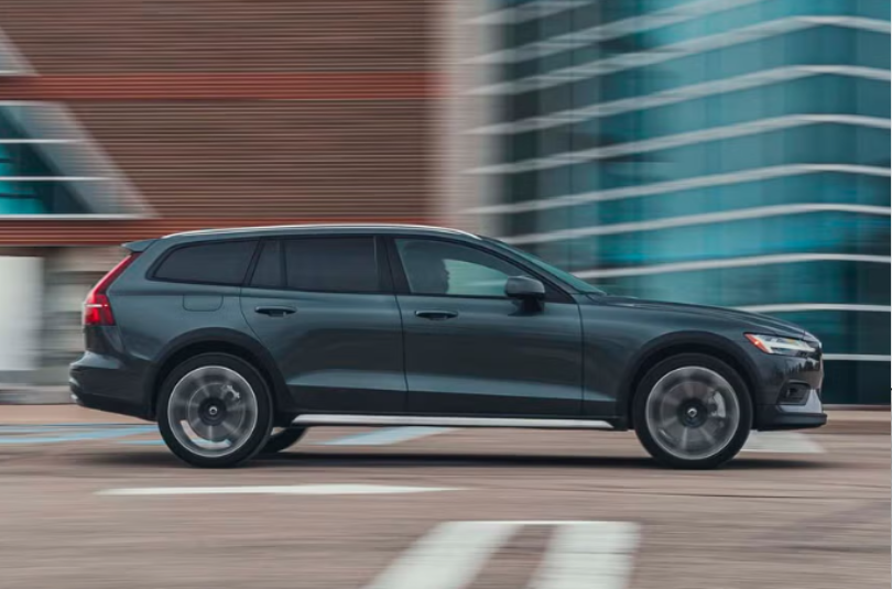 2026 Volvo V60 Cross Country: The Luxury Wagon Built for Calgary Life