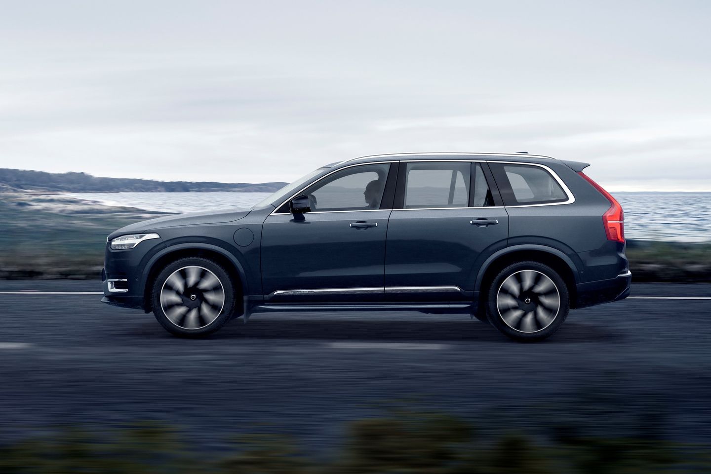 2024 Volvo XC90: A Close Look at the Powertrain Options