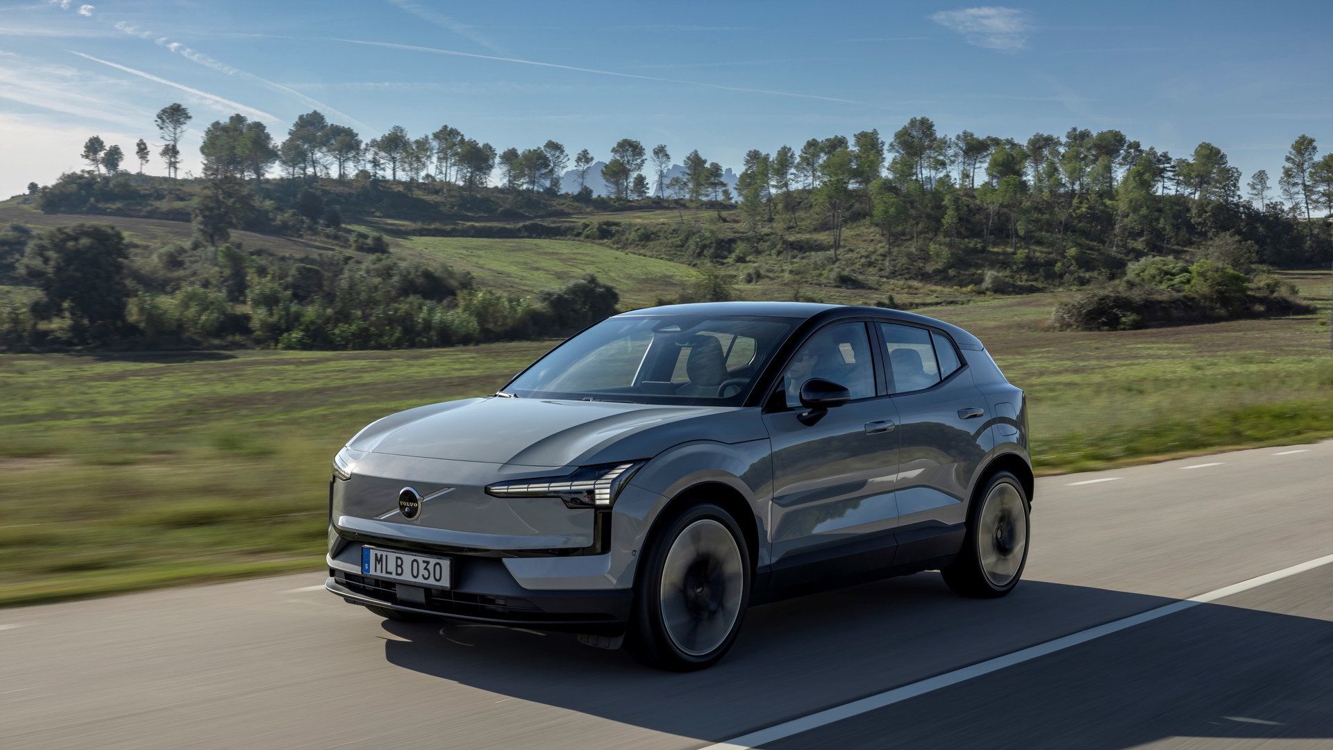 The Volvo EX30 Twin Motor Performance: Supercar Acceleration in a Compact Electric Package