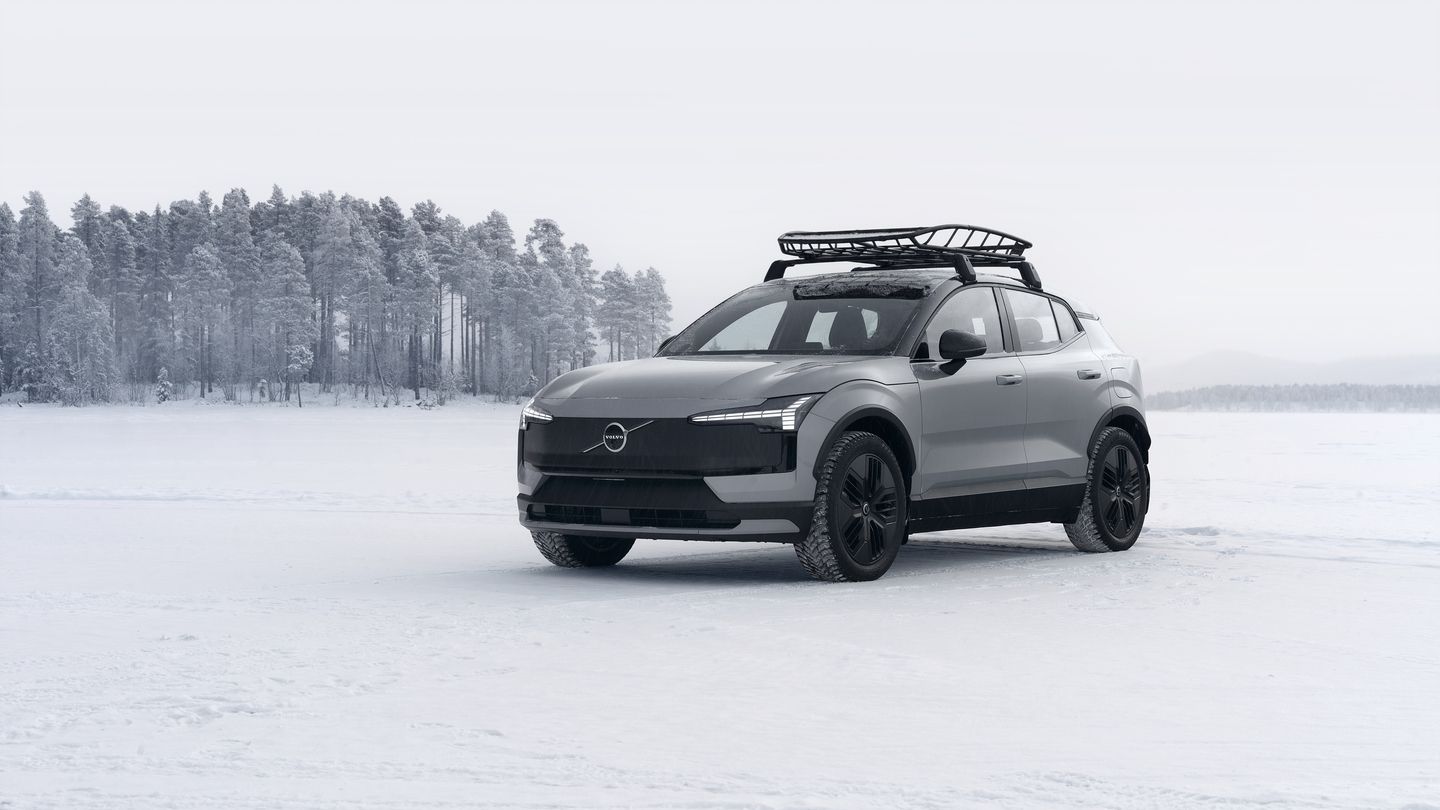 2026 Volvo EX30 Cross Country vs. Standard EX30: What the Rugged Variant Adds for Mississauga Buyers