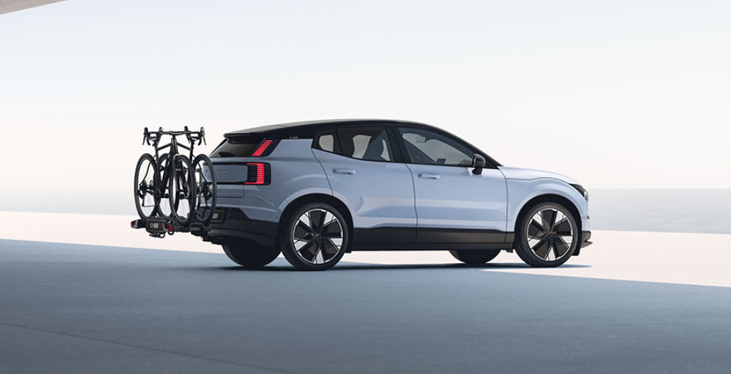 How Volvo's Accessories and Built-In Features Handle Fall's Outdoor Activity Season
