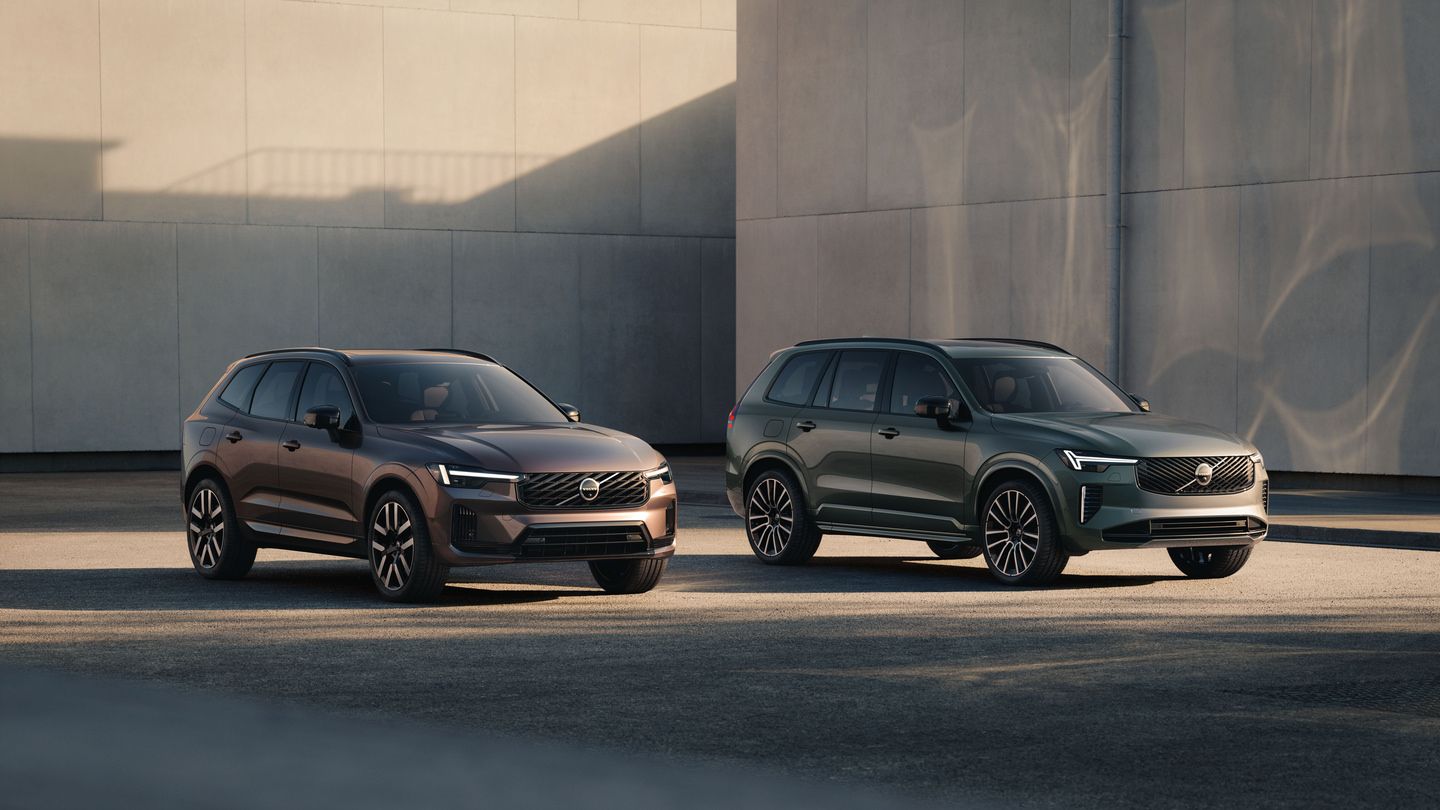 Volvo Increases the Range of the 2028 XC60 and XC90 Plug-in Hybrid SUVs