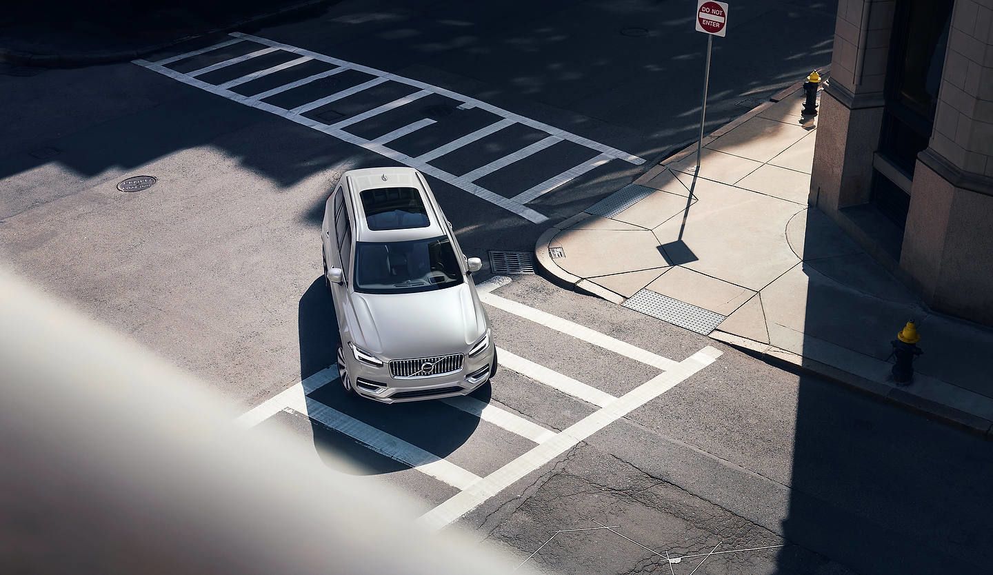 2021 Volvo XC90 vs. 2022 Acura MDX: The XC90 is Better in Several Important Categories