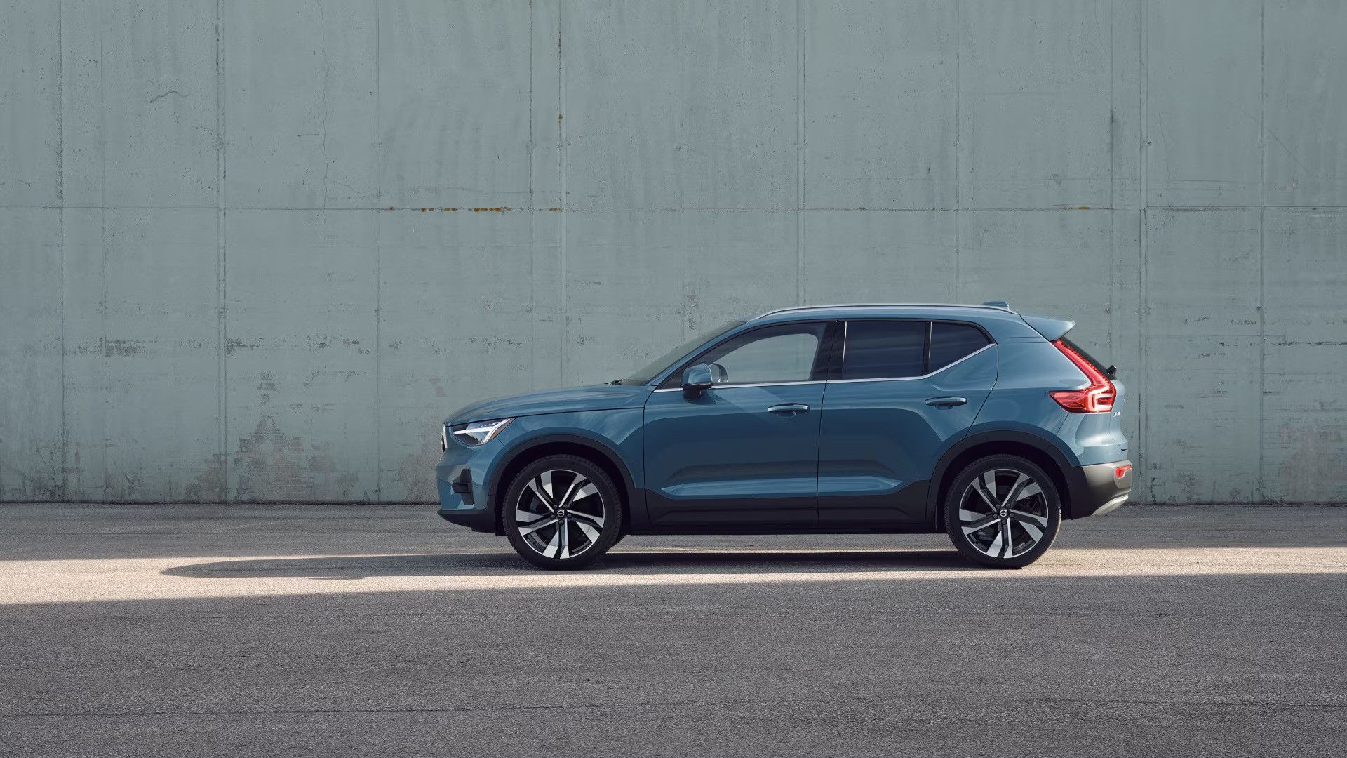 Which 2025 XC40 Design Theme Matches Your Style?