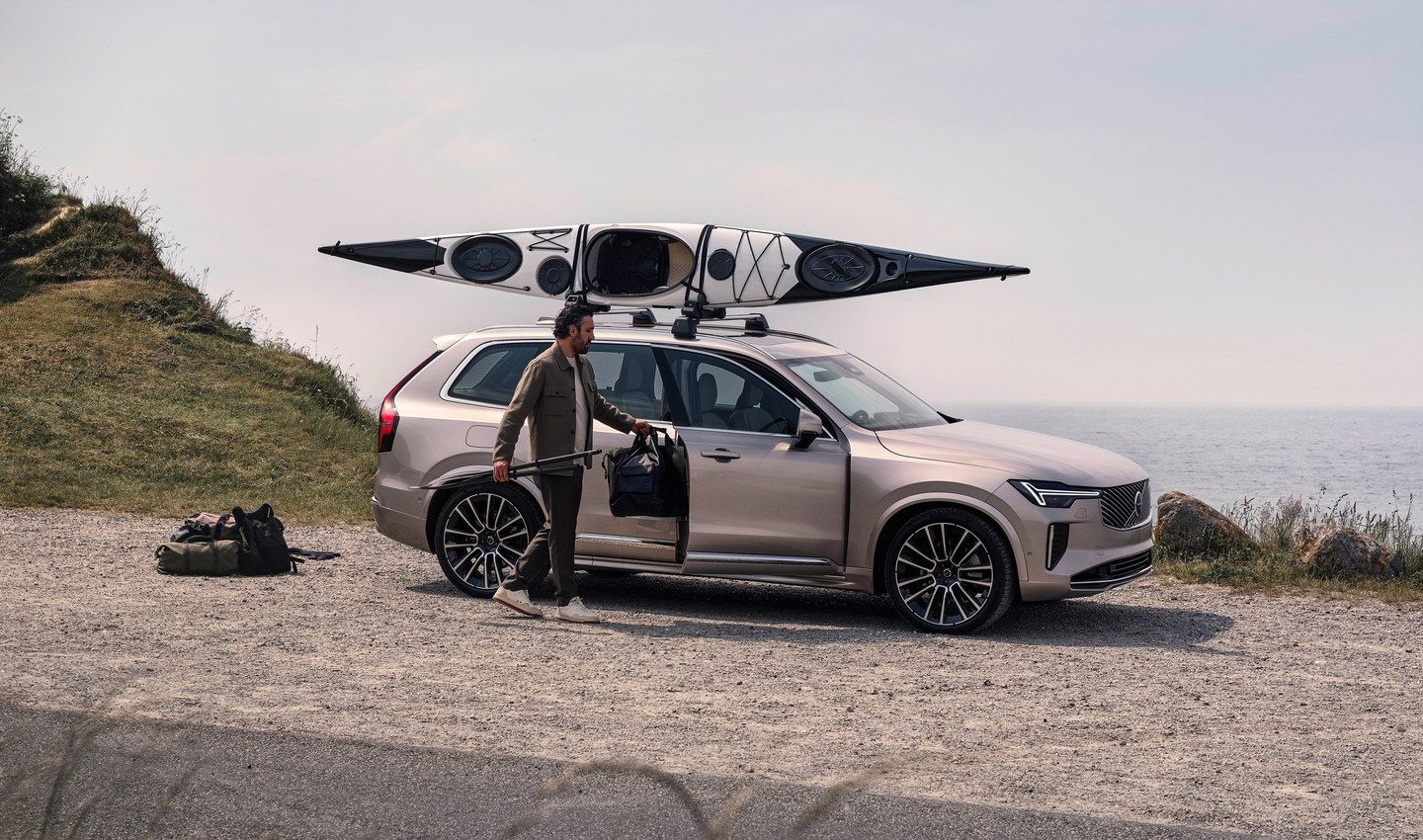 Complete 2025 Volvo XC90 Specs Guide: Power, Space & Features Revealed