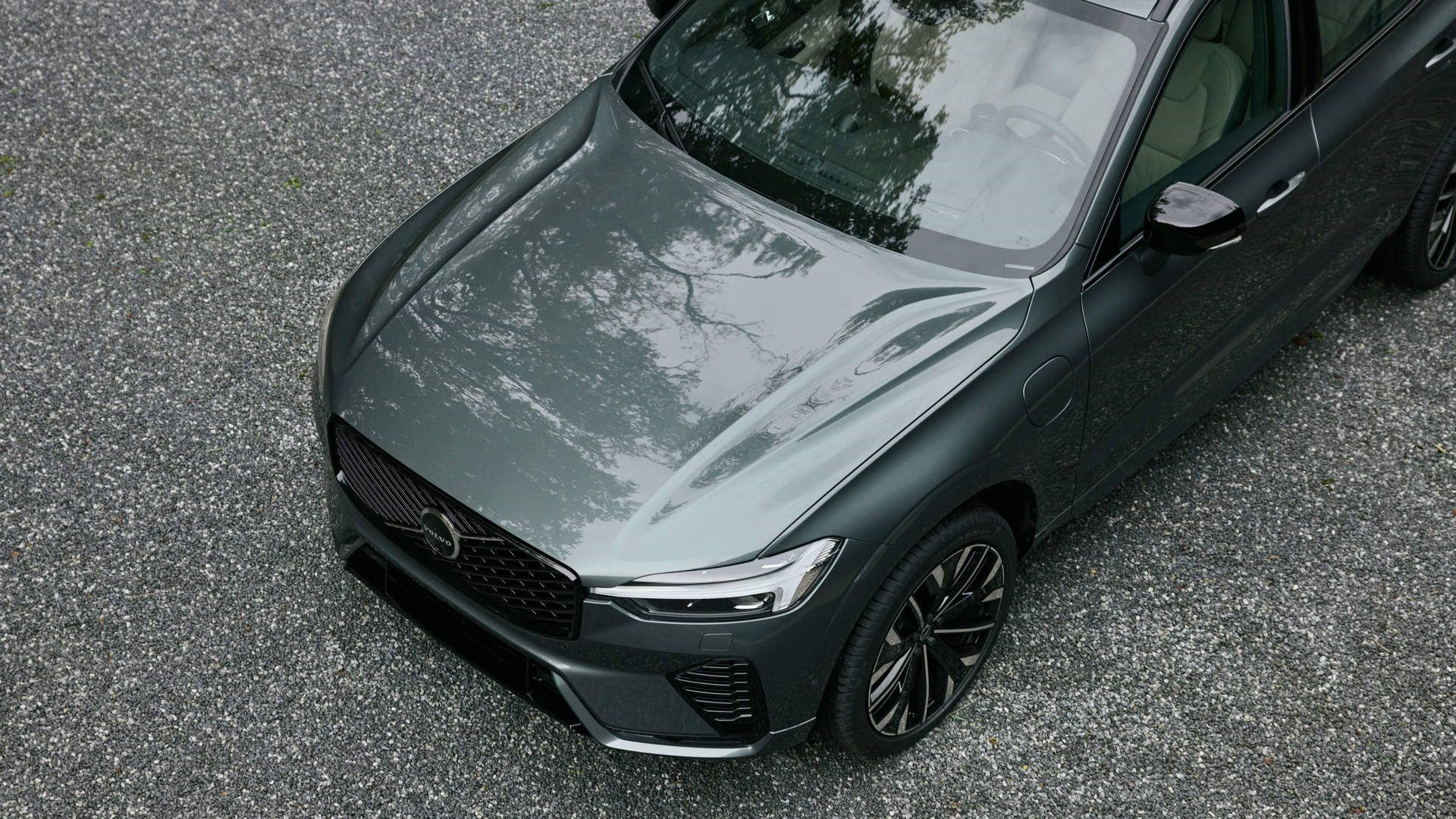 The Perfect Oakville to Toronto Commute: Why the XC60 Plug-in Hybrid Beats the Gas-Only Competition