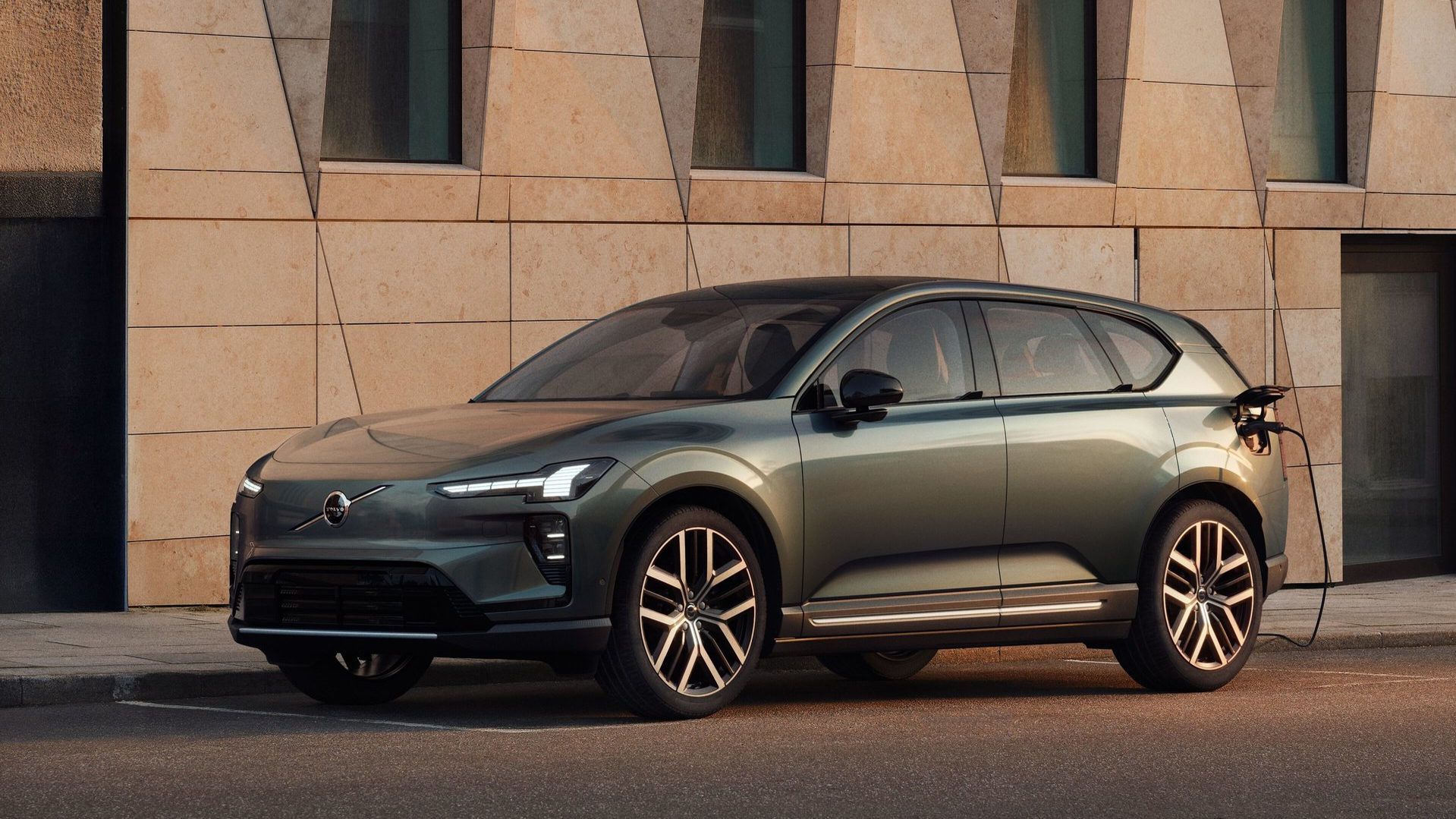 2027 Volvo EX60 Unveiled: Advanced AI Integration and Class-Leading Electric Range