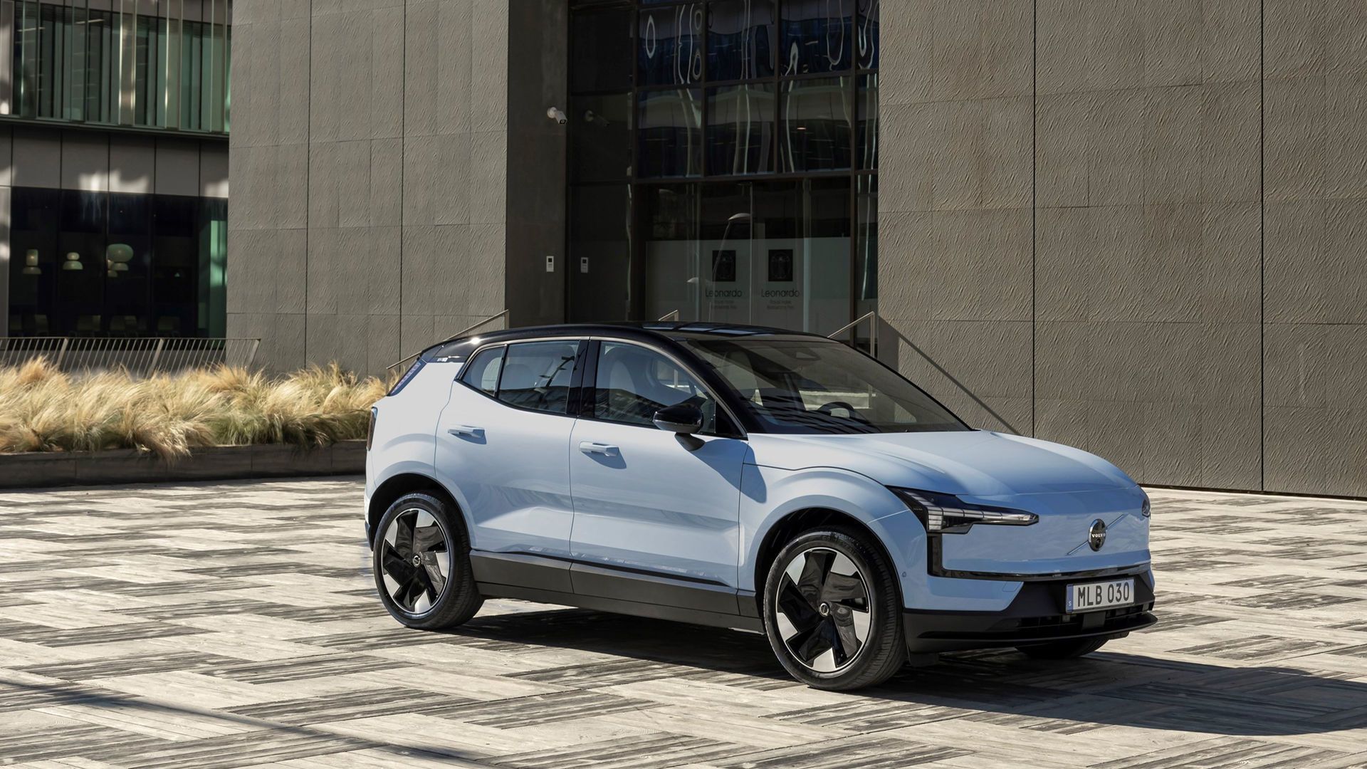 Which 2026 Volvo EX30 Configuration Best Fits Your Daily Charging Routine?
