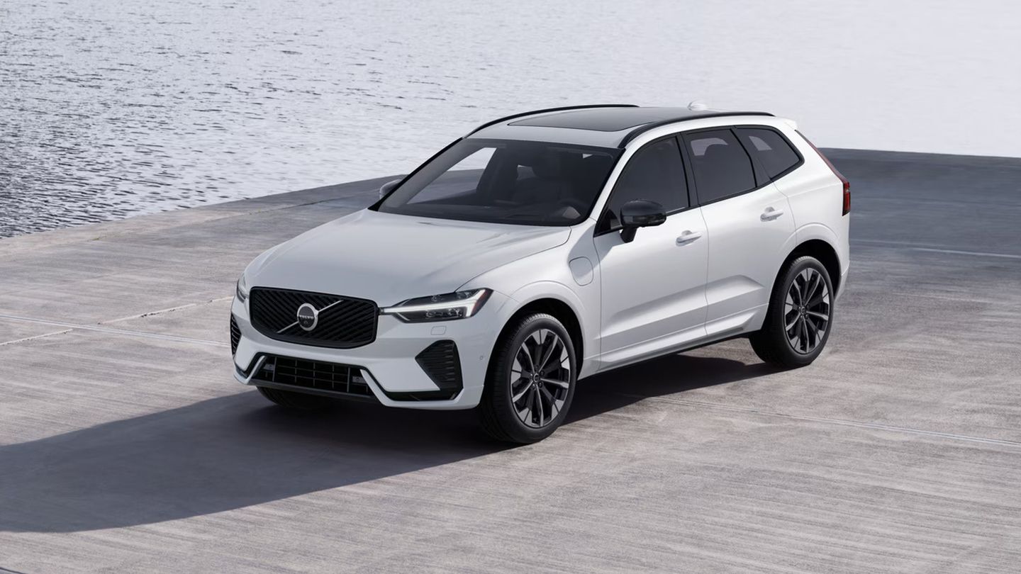5 Volvo Features That Make Back-to-School Mornings Easier for Hamilton Families School Easier