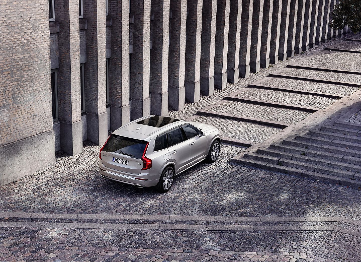 The 2020 Volvo XC90: A Sophisticated SUV