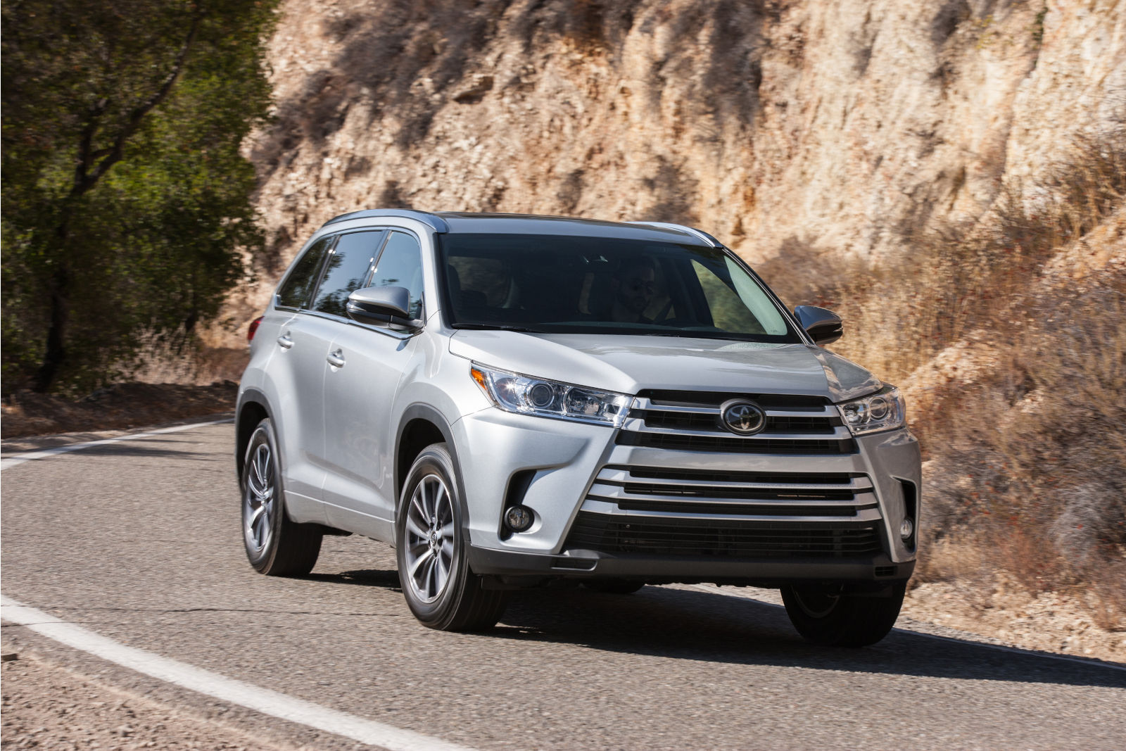 5 Reasons to Buy a Pre-Owned Toyota SUV