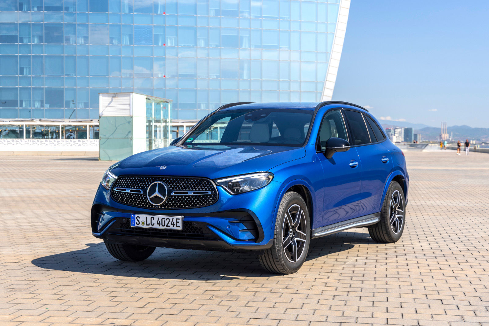 How the 2024 Mercedes-Benz GLC Compares to the 2024 Volvo XC60