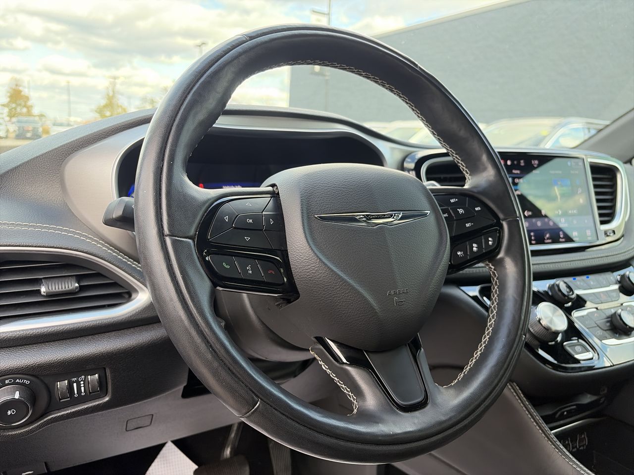 2022 Chrysler Pacifica in Mississauga, Ontario