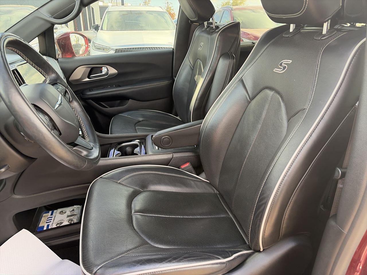 2022 Chrysler Pacifica in Mississauga, Ontario