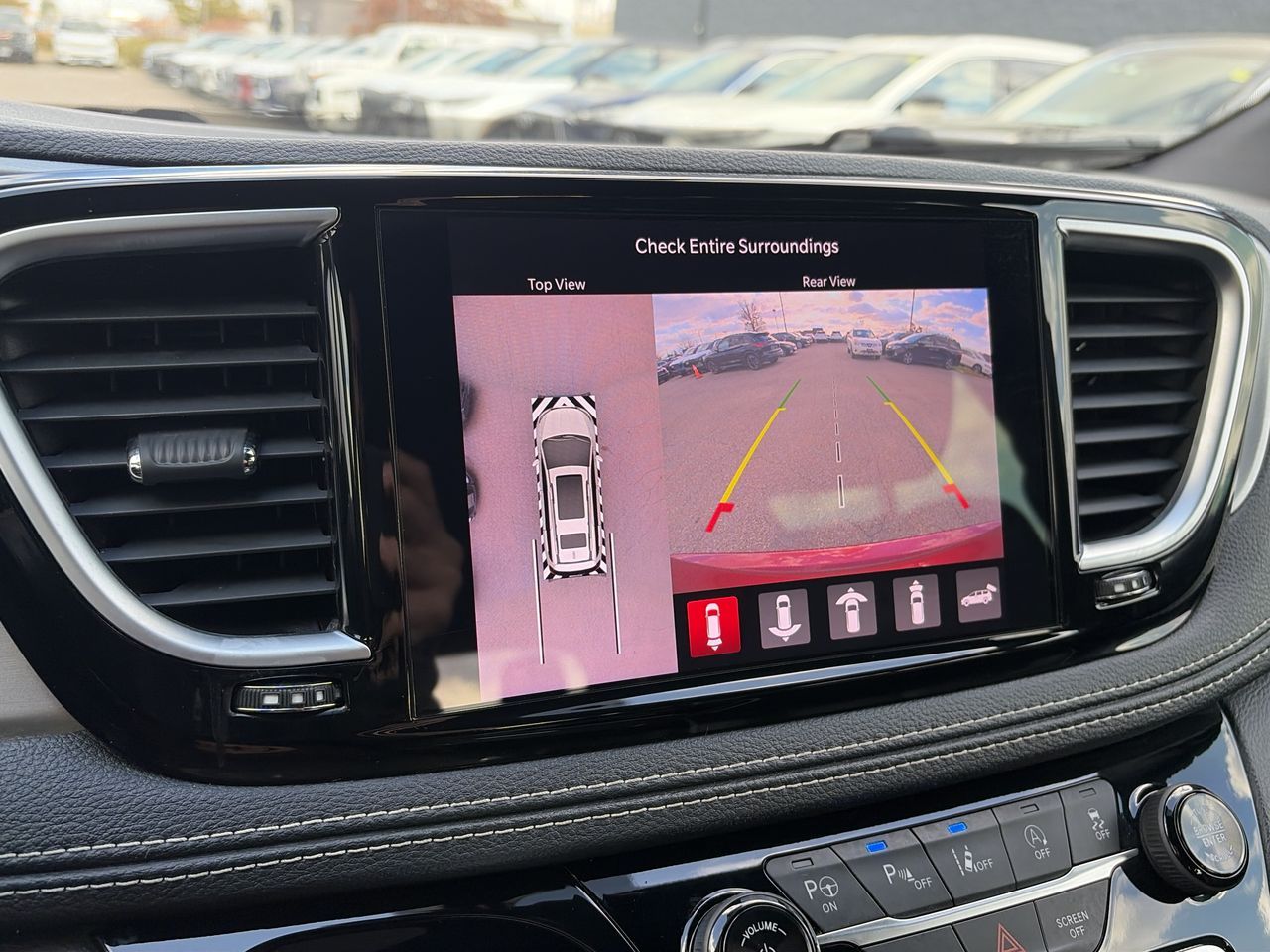 2022 Chrysler Pacifica in Mississauga, Ontario