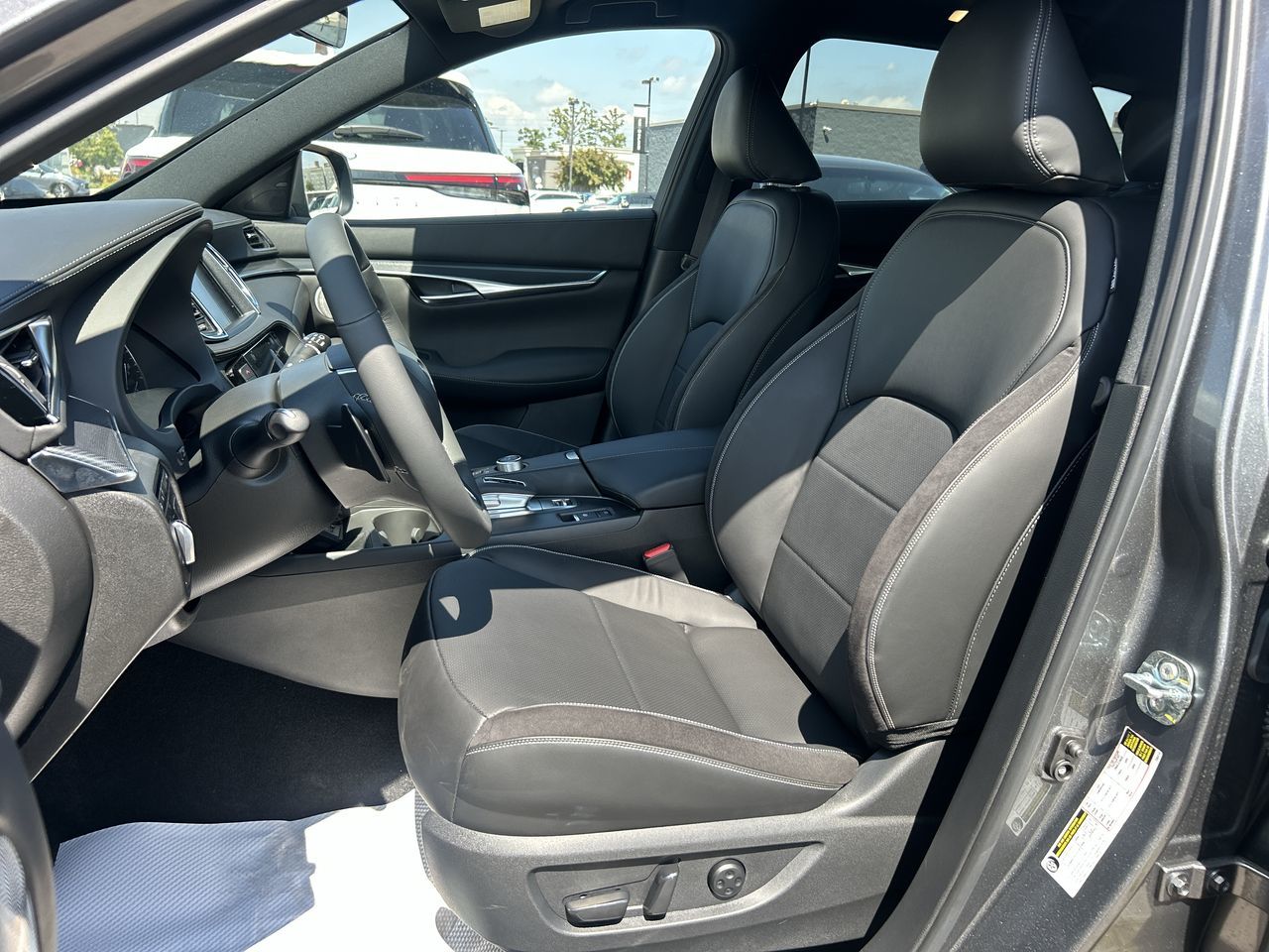 2025 Infiniti QX50 in Mississauga, Ontario