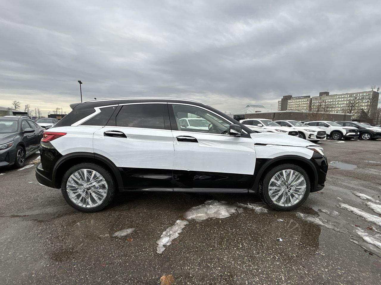 2025 Infiniti QX50 in Mississauga, Ontario
