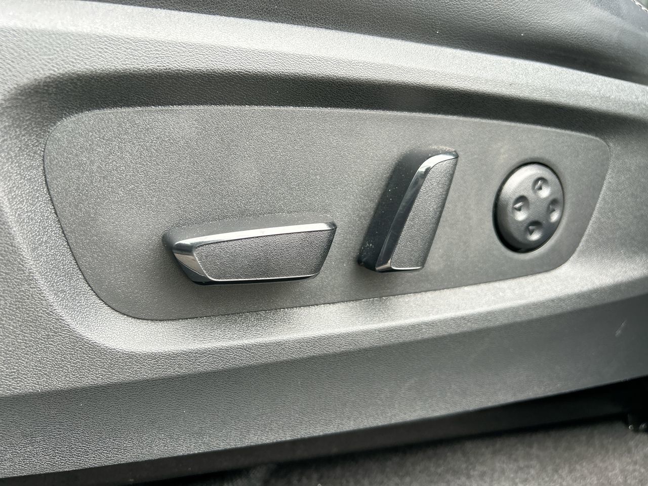 2023 Infiniti QX60 in Mississauga, Ontario