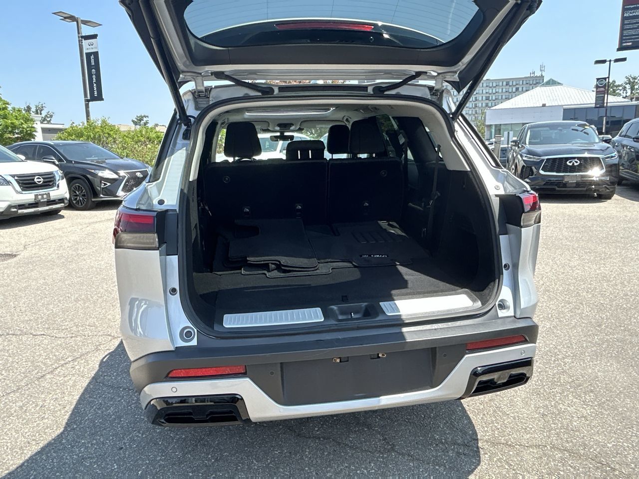 2023 Infiniti QX60 in Mississauga, Ontario