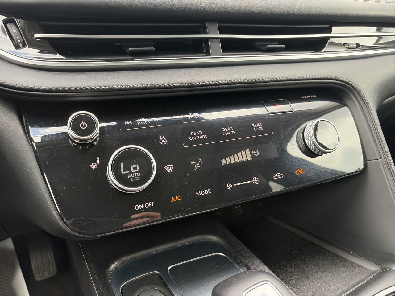 2024 Infiniti QX60 in Mississauga, Ontario