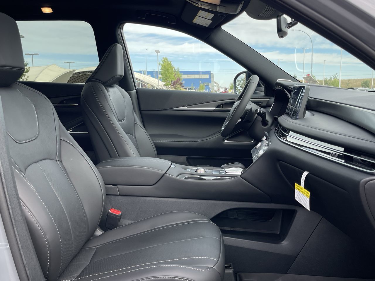2025 Infiniti QX60 in Mississauga, Ontario